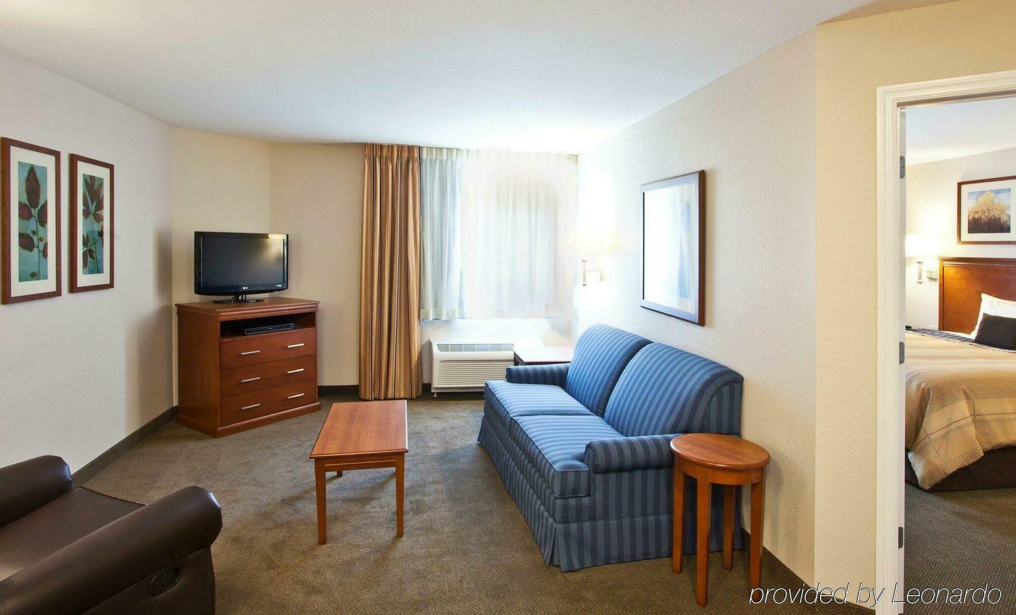 Candlewood Suites Jacksonville East Merril Road By Ihg Room photo